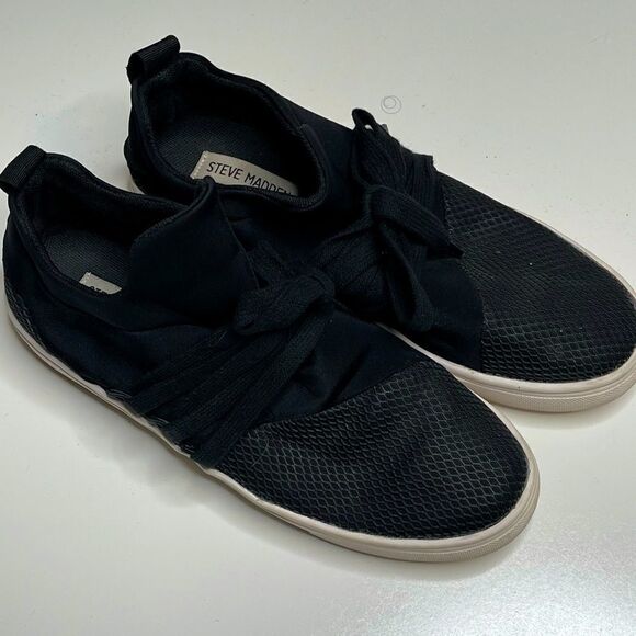 Women's size 7.5 Steve Madden Black Lancer Sneakers - Picture 4 of 9